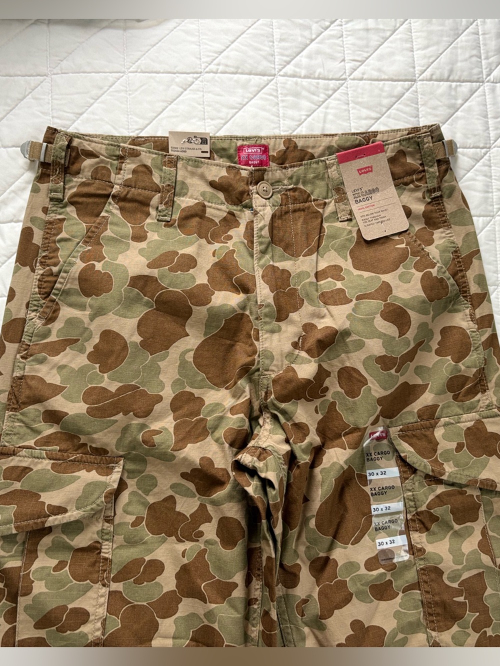 Levi's Men’s Brown and Green Duck Camo Cargo Pants - Size 30x32